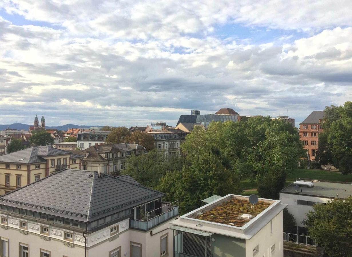Freiburg Citywohnung Buitenkant foto